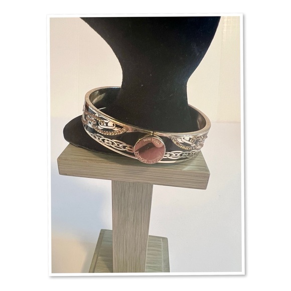 Henri Bendel Bracelet - Picture 2 of 9